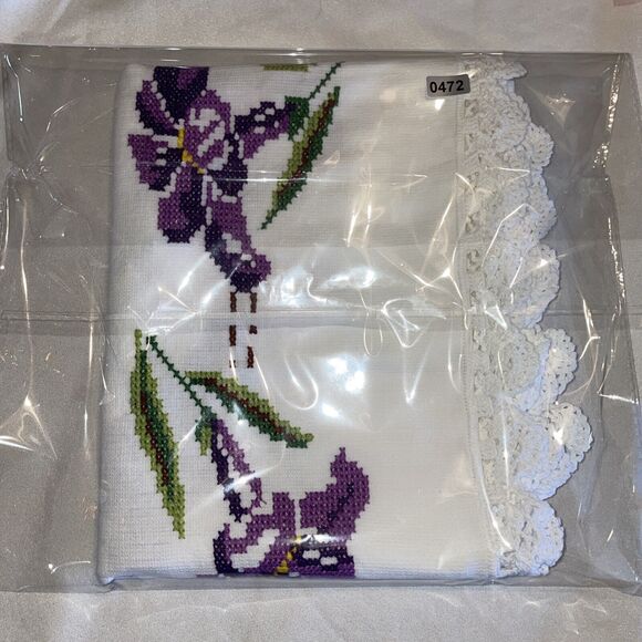 Vintage Hand Crossstitched Linen Dresser Scarf / Table Runner 27x31 - Picture 4 of 4